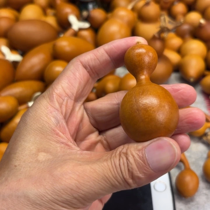 大***子大个子的一把小鸡腿，小鸡腿葫芦