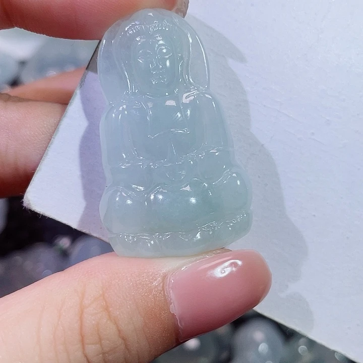 翡翠未镶嵌颈饰观音