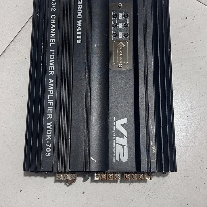 8新汽车功放一台 没有电源 包邮