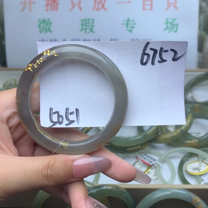 和田玉手镯未镶嵌亨****刘