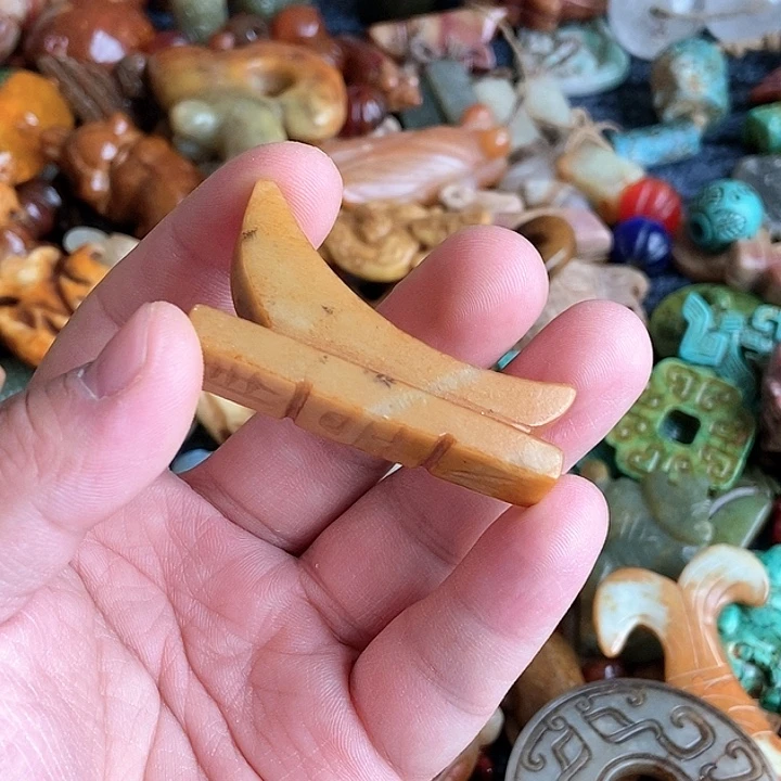 和田玉未镶嵌颈饰15