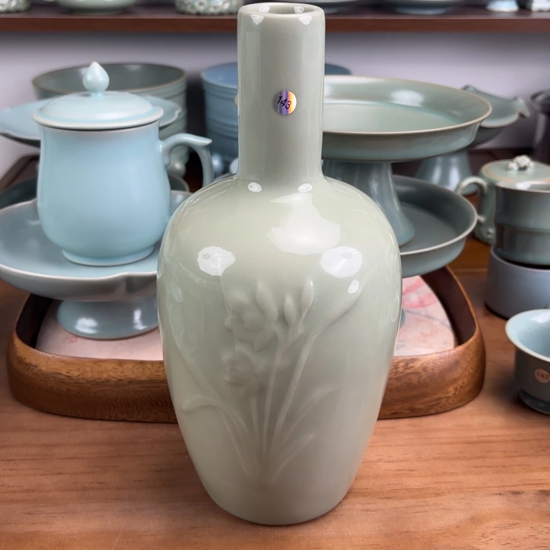 摆件陶瓷编号143豆绿釉花瓶孤品特价