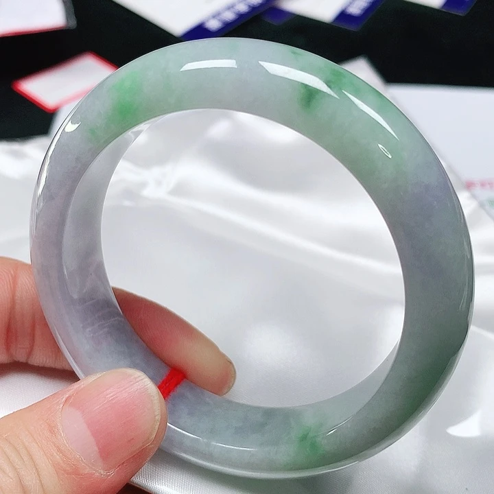 翡翠手镯未镶嵌翡翠手镯未镶嵌