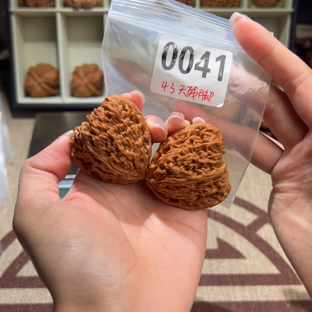 43全品天残脚南疆文玩核桃