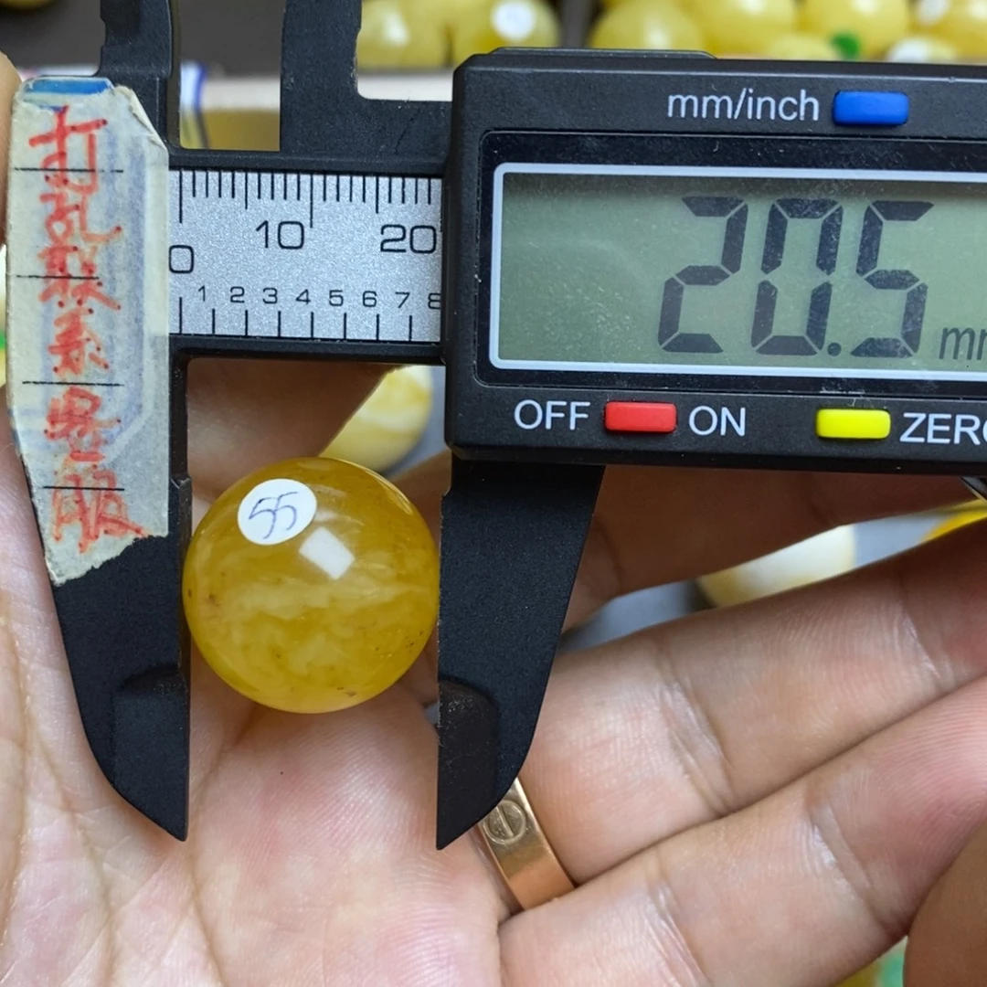 蜜蜡未镶嵌裸石20.5微瑕圆珠默认直发