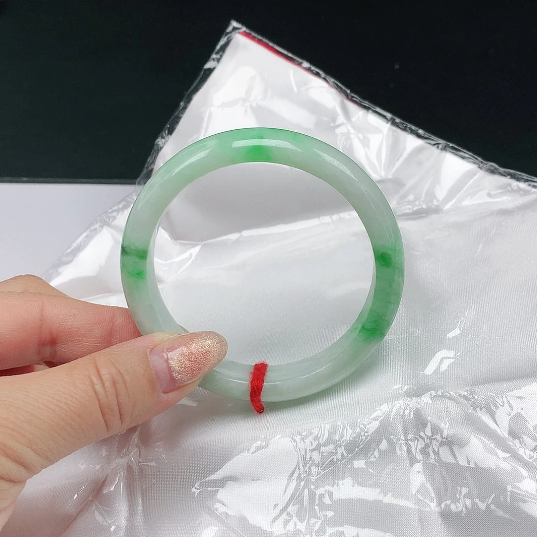 翡翠手镯未镶嵌翡翠350