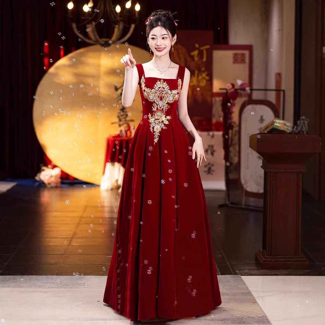 吊带敬酒服新娘酒红色高级感大气国风订婚礼服裙嫁衣出阁宴会礼服