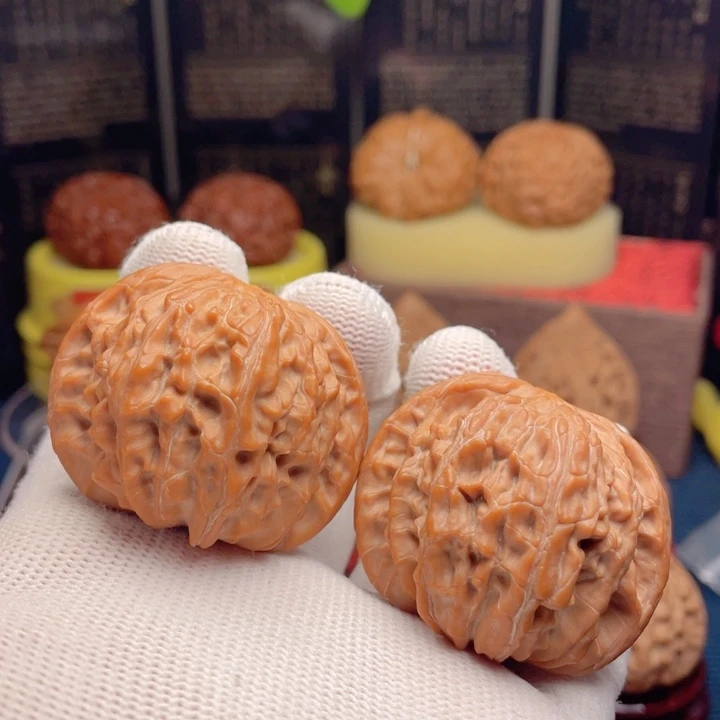 文玩核桃吊坠41房山血磨