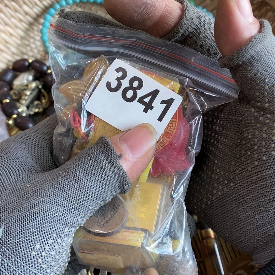 肩***蝶光明的未来是一个3841