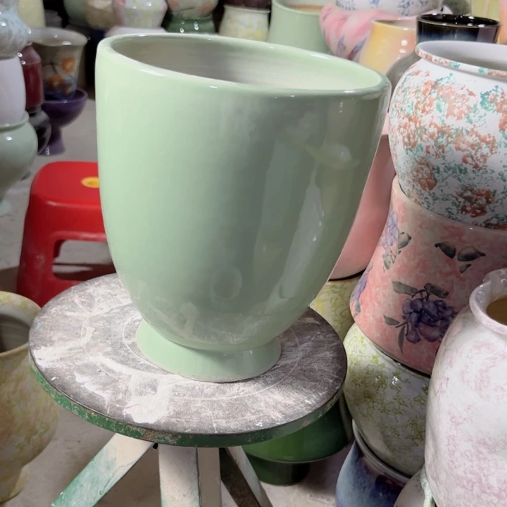 瓷片口18高23 满58给一只盆