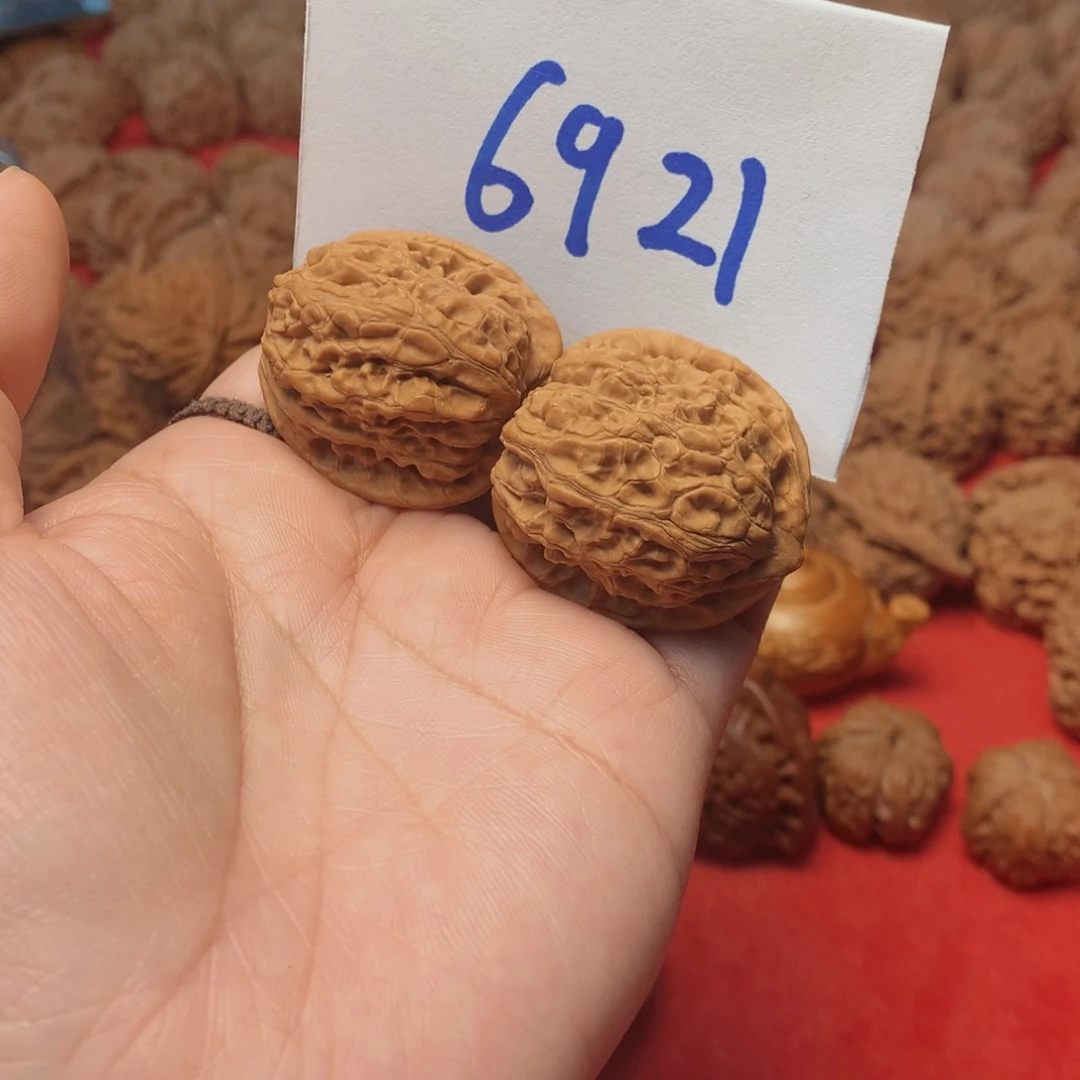 核桃手串/手链陋****）野生核桃