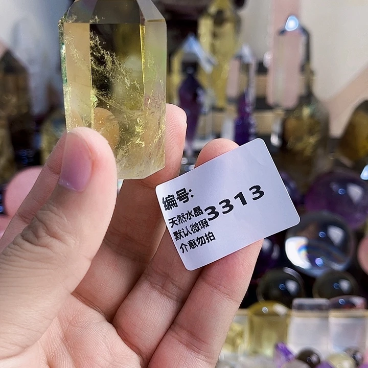 A***'颈饰未镶嵌水晶柱