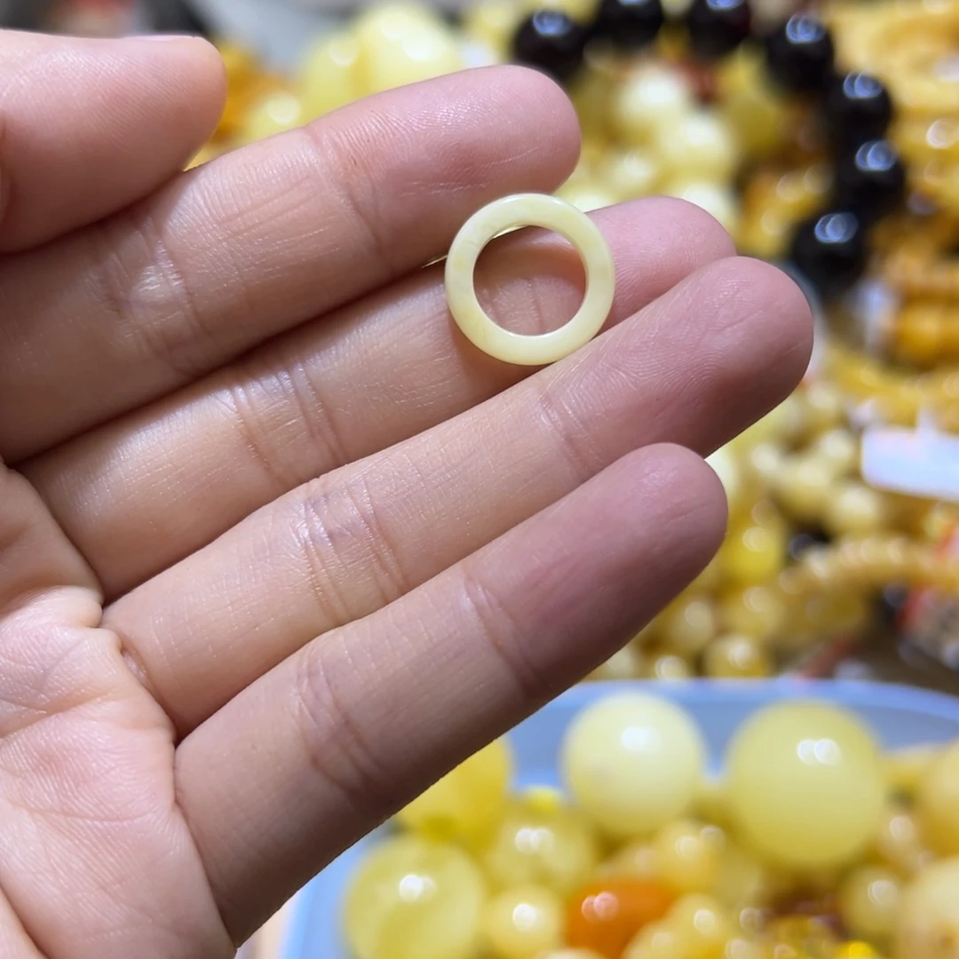 琥珀珠宝奇石未镶嵌