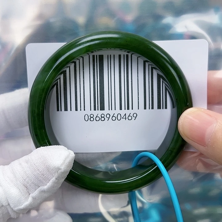 和田玉未镶嵌手镯微瑕54