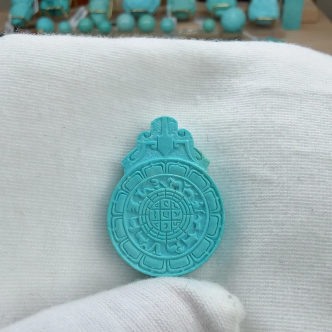 绿松石未镶嵌珠宝奇石