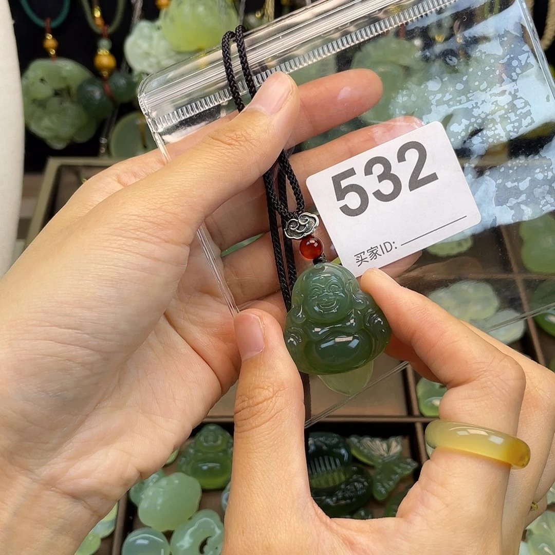 七***安蛇纹石玉未镶嵌颈饰