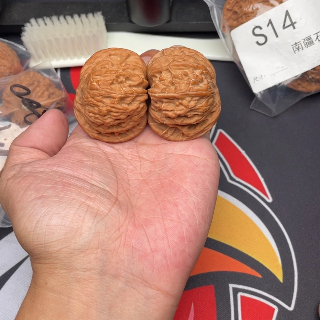 用***1吊坠文玩核桃蝴蝶磨