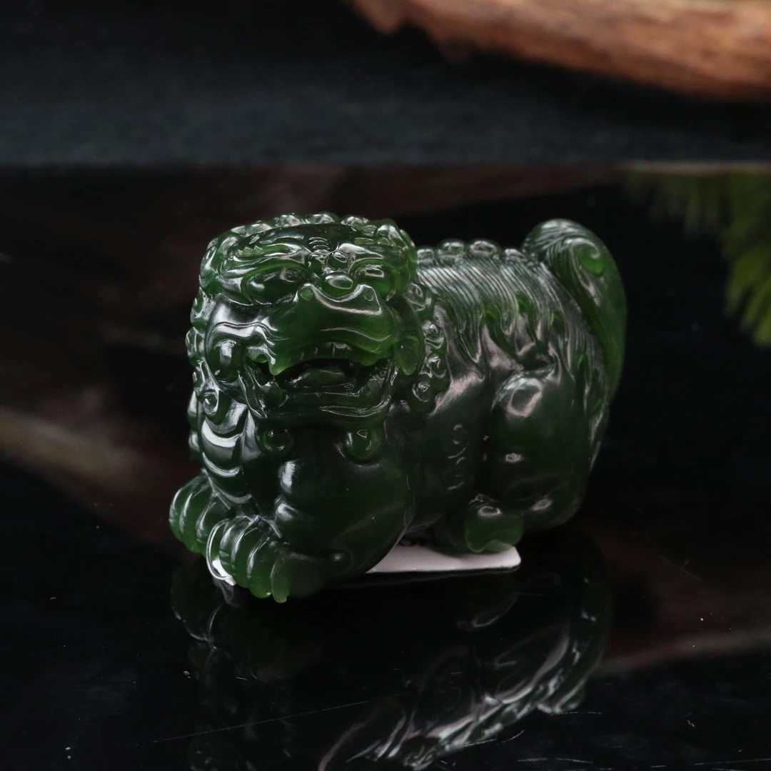 20和田玉俄碧黑猫貔貅/000066上海嘉禾拍卖