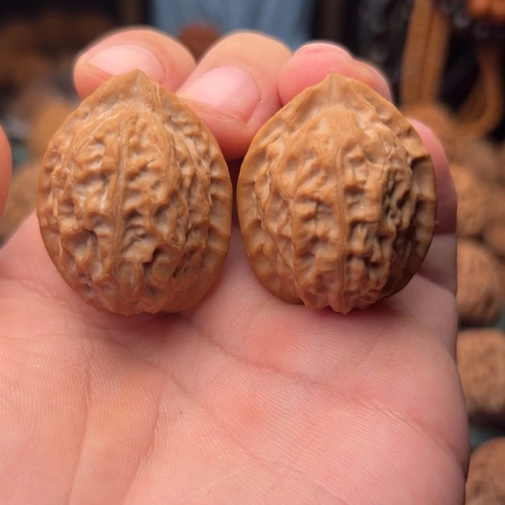 文玩核桃把件?****栋斗鸡