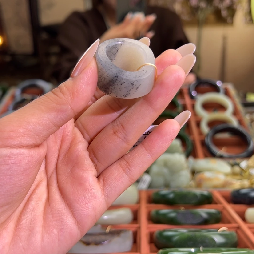 和田玉未镶嵌戒指