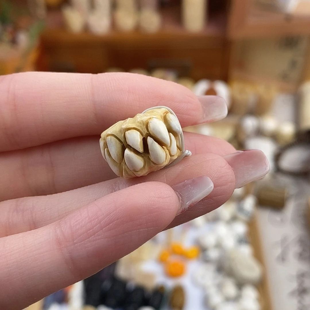 鹿骨把件曼**花M25鹿角雕刻的吞噬隔珠