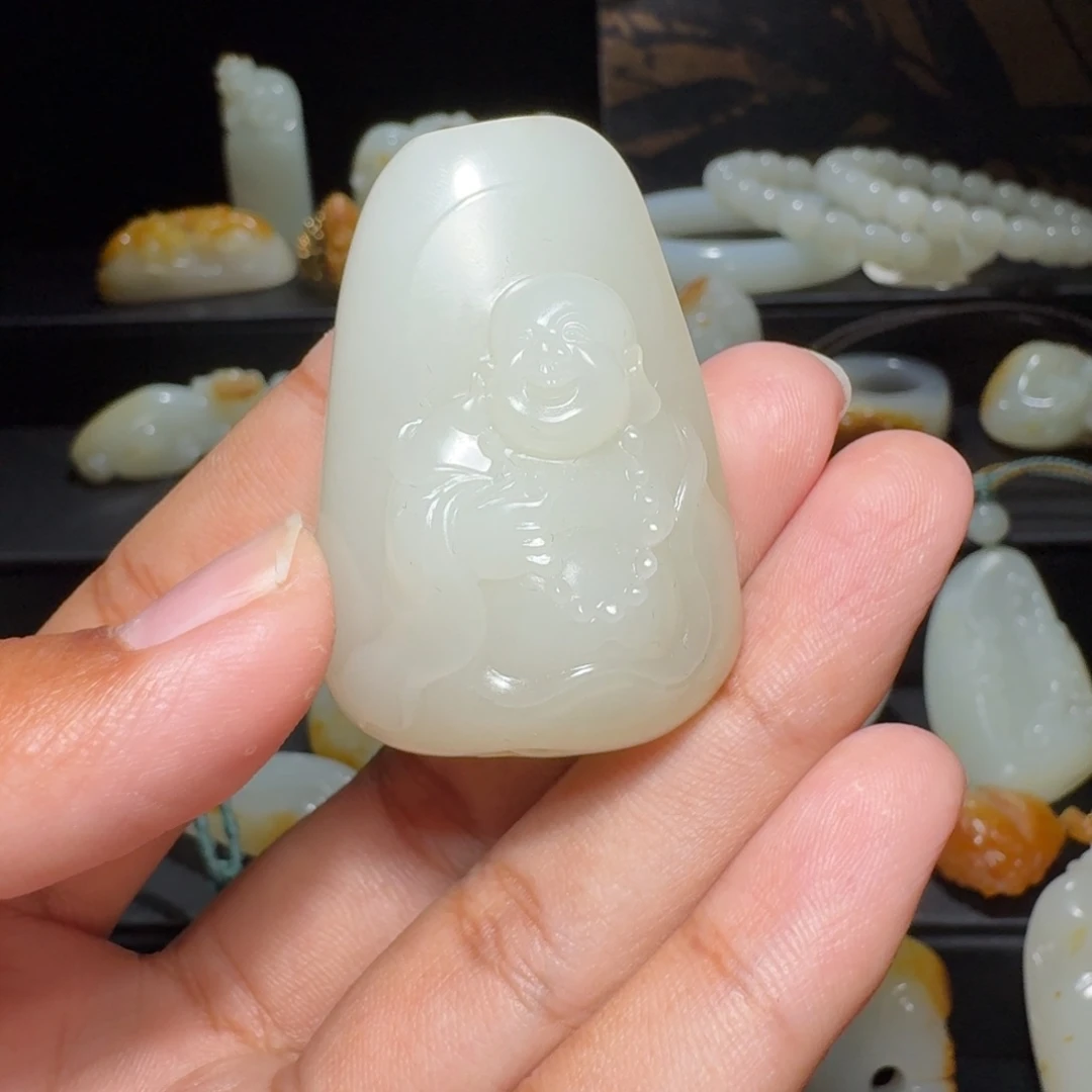 真***敌和田玉未镶嵌颈饰