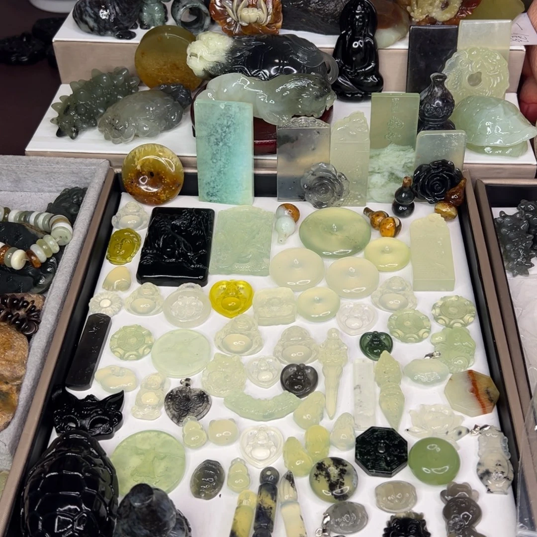 岫玉未镶嵌颈饰一物一拍多拿便宜