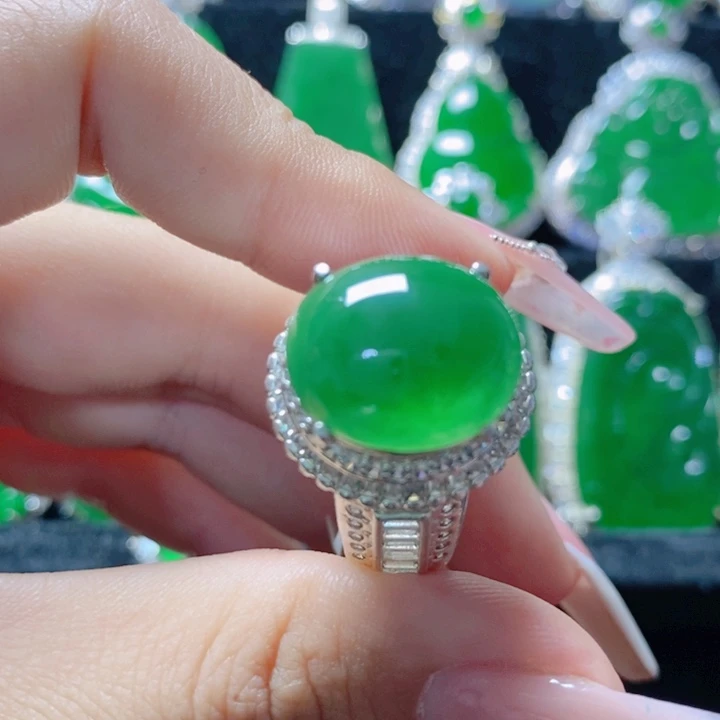 翡翠颈饰未镶嵌1838278。