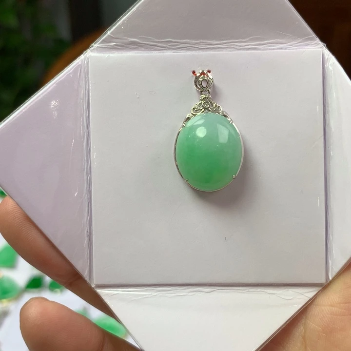 翡翠18K金镶嵌颈饰翡翠首饰