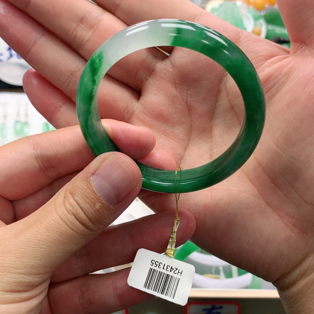 石英质玉未镶嵌手镯青青53-多人