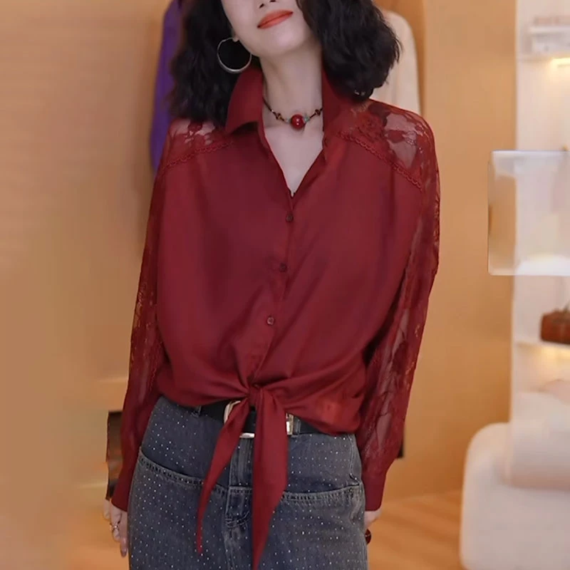 红色翻领衬女2025秋夏季新款设计感洋气减龄休闲蕾丝花边镂空上衣