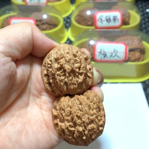 文玩核桃吊坠137