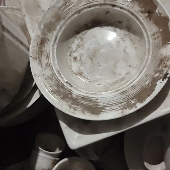 瓷草帽盘子，口径20