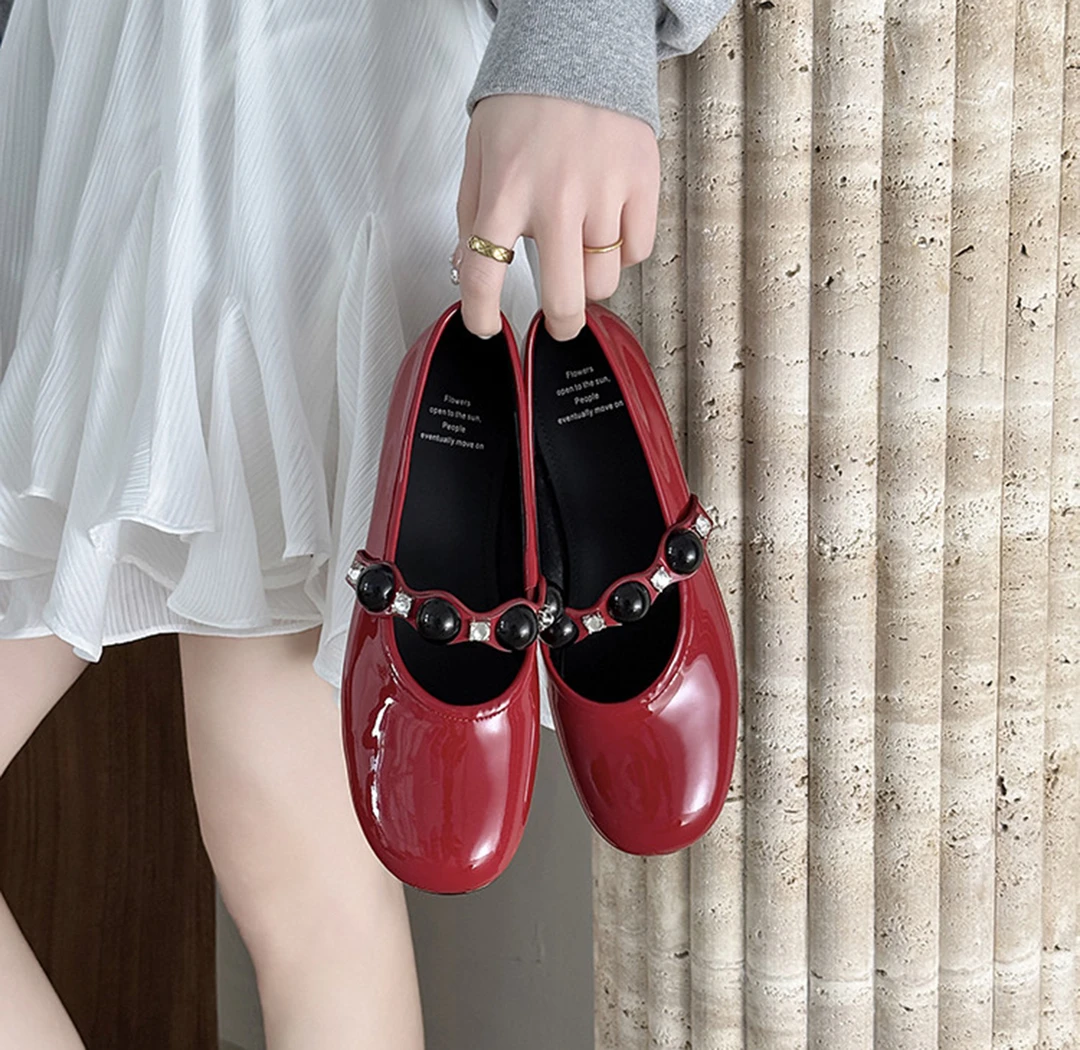 气质一字扣带水钻圆头浅口芭蕾舞鞋女2025秋季新款平底玛丽珍单鞋