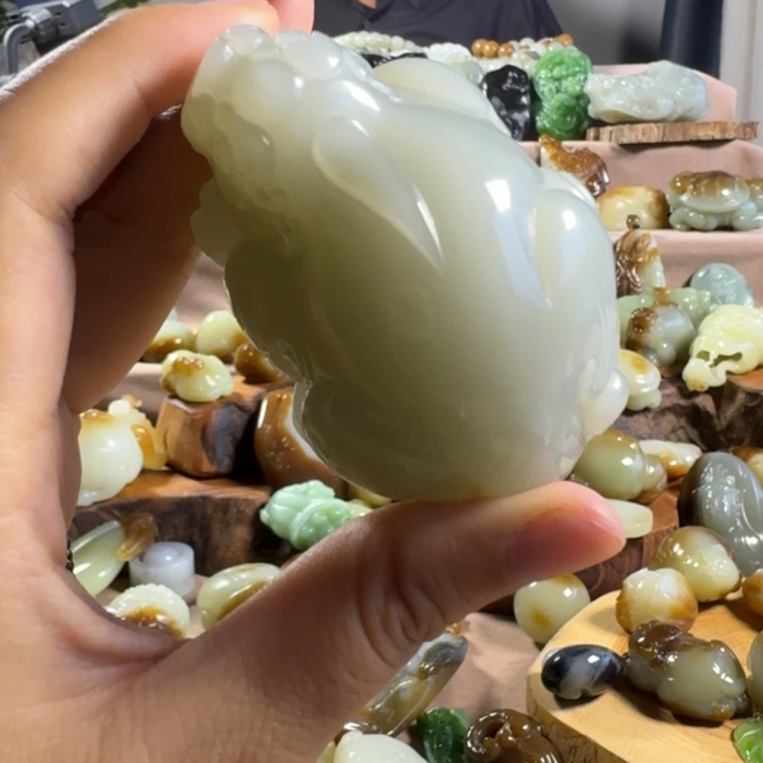 和田玉（糖玉）未镶嵌颈饰