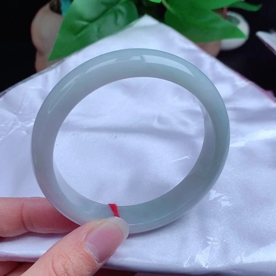 翡翠手镯未镶嵌      正圈60