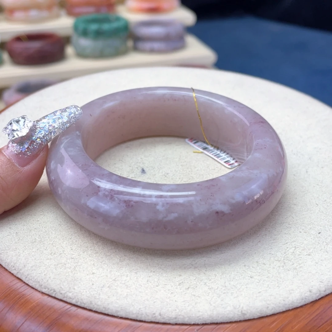 小***使石英岩玉未镶嵌手镯