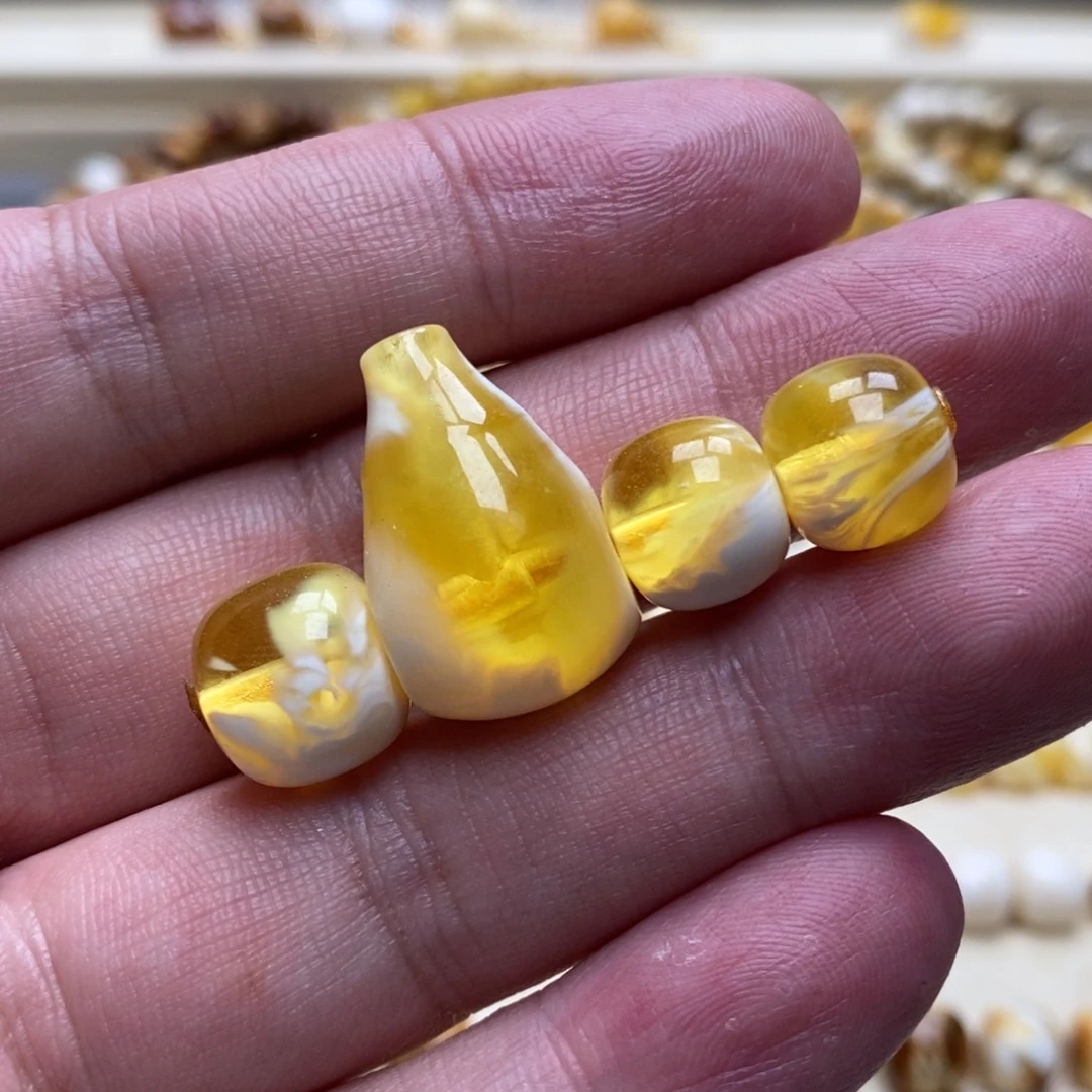 琥珀未镶嵌珠宝奇石