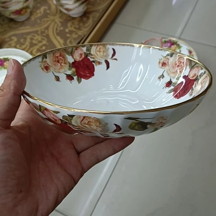 两只装金秋玫瑰口径18.7厘米高5.4厘米多功能碗