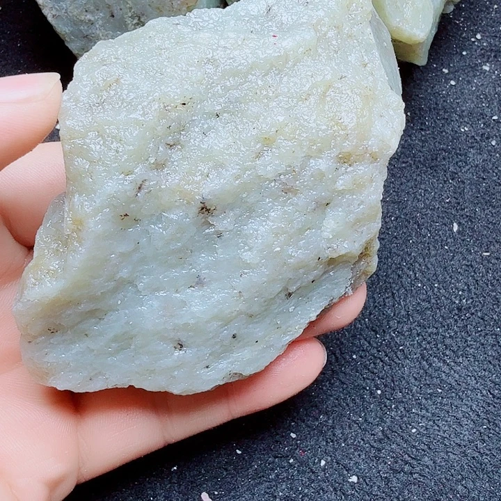 未镶嵌和田玉（糖玉）珠宝半成品