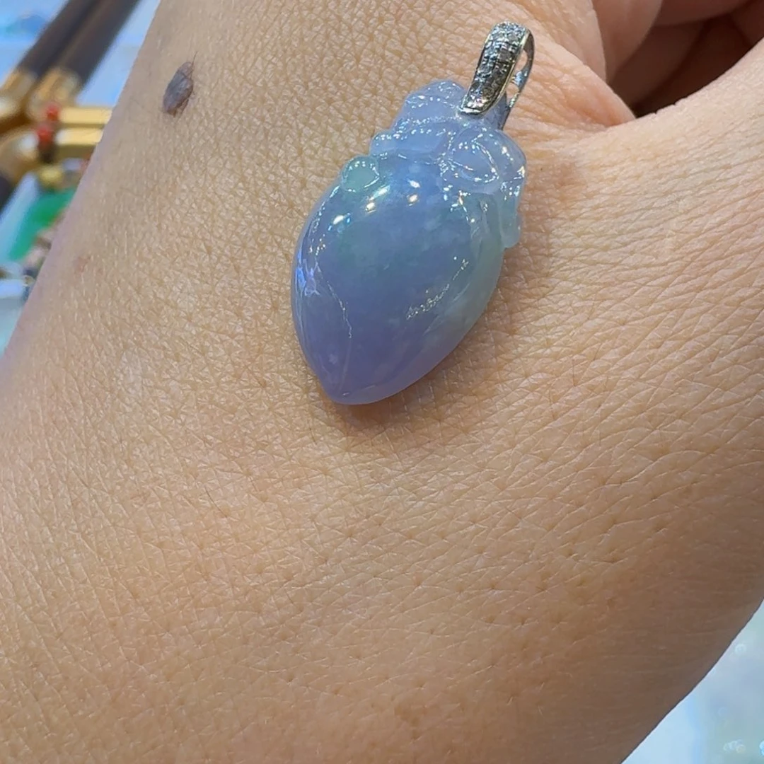 颈饰18K金镶嵌翡翠