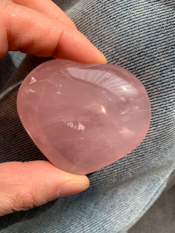 马粉粉水晶 心110克