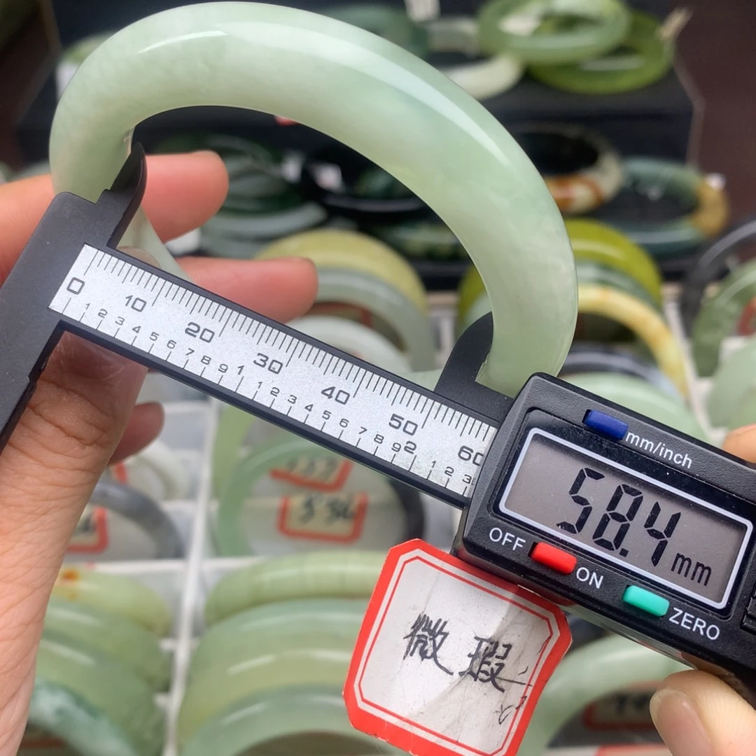 蛇纹石玉未镶嵌手镯928