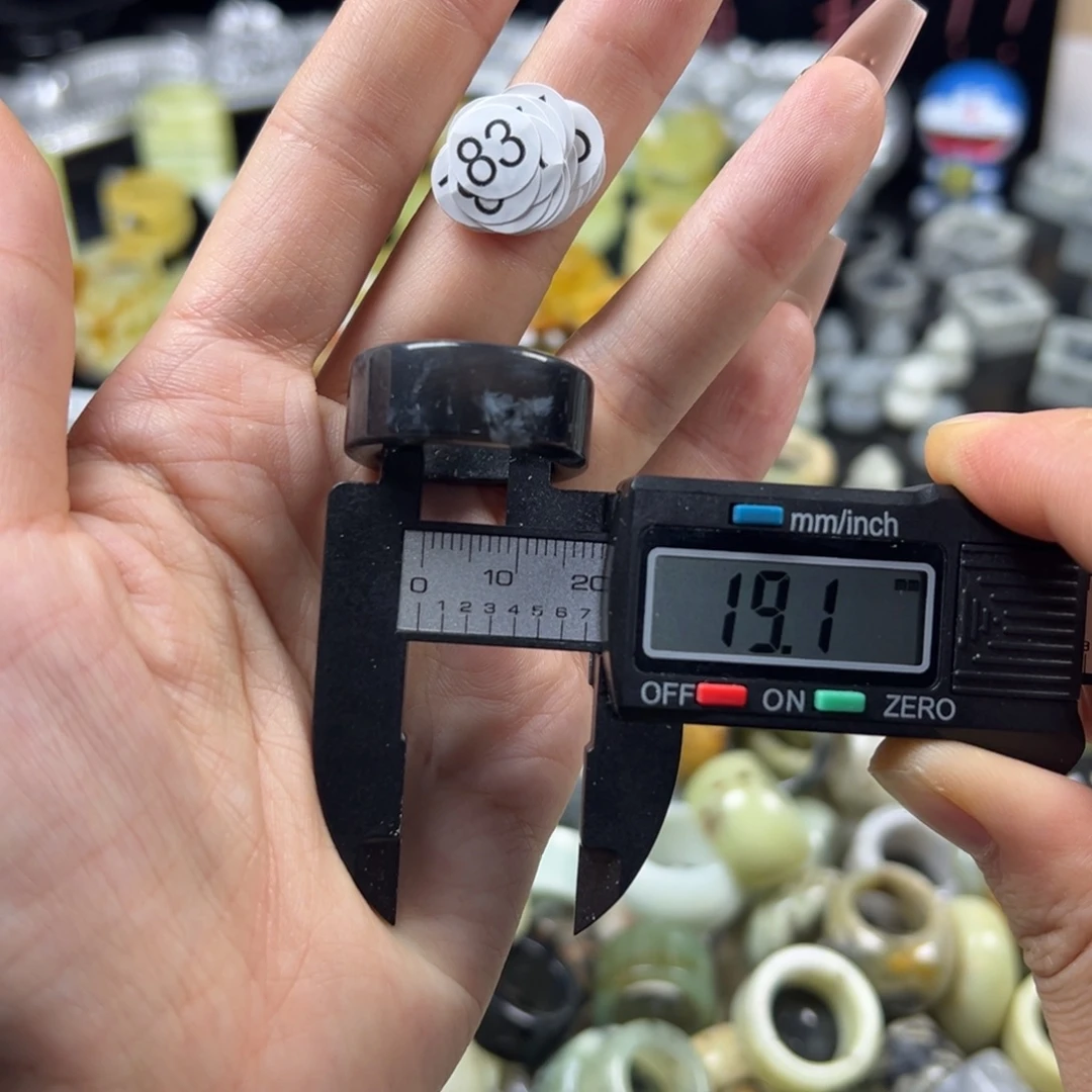 蛇纹石玉未镶嵌戒指