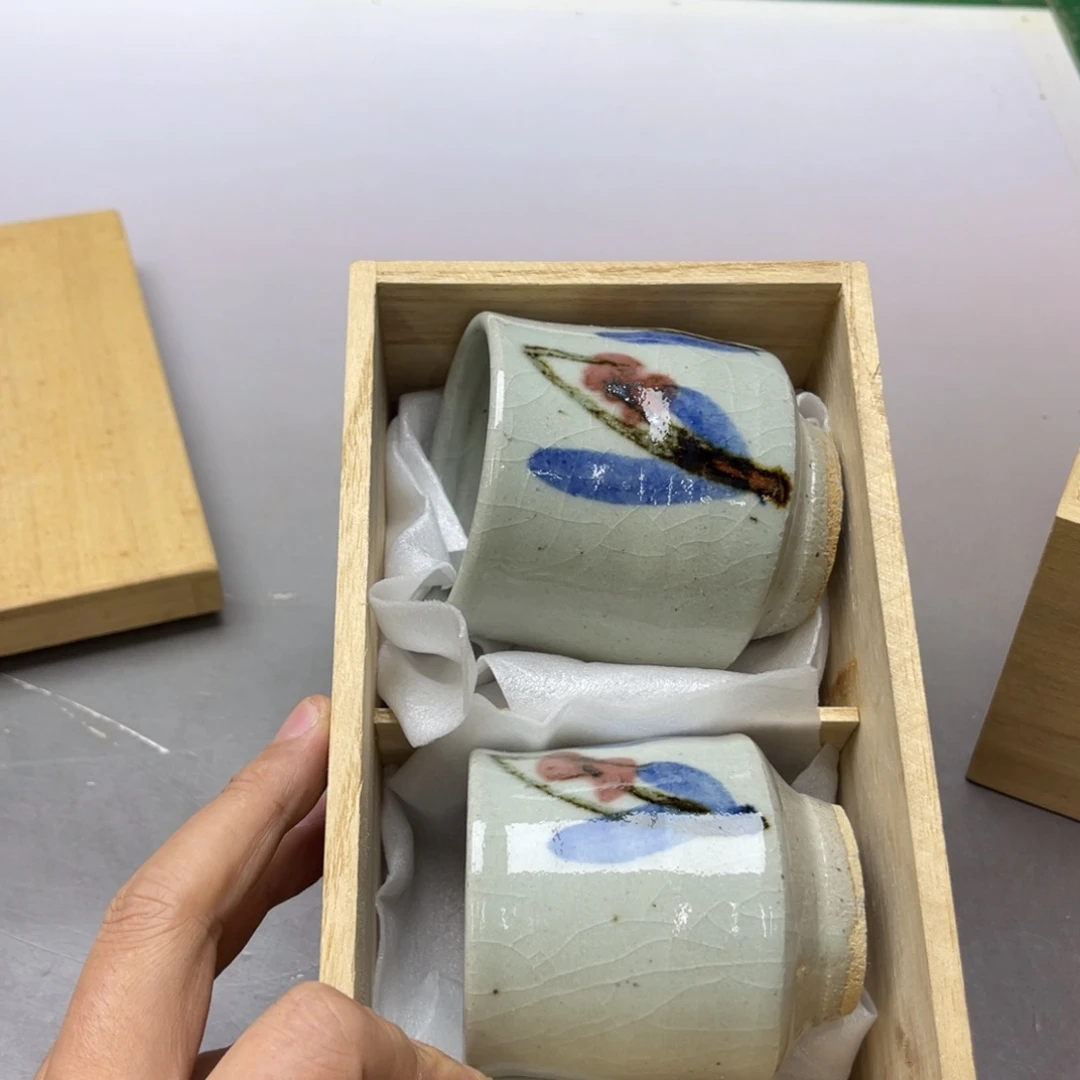 浮***云瓷片密密麻麻地铺满一