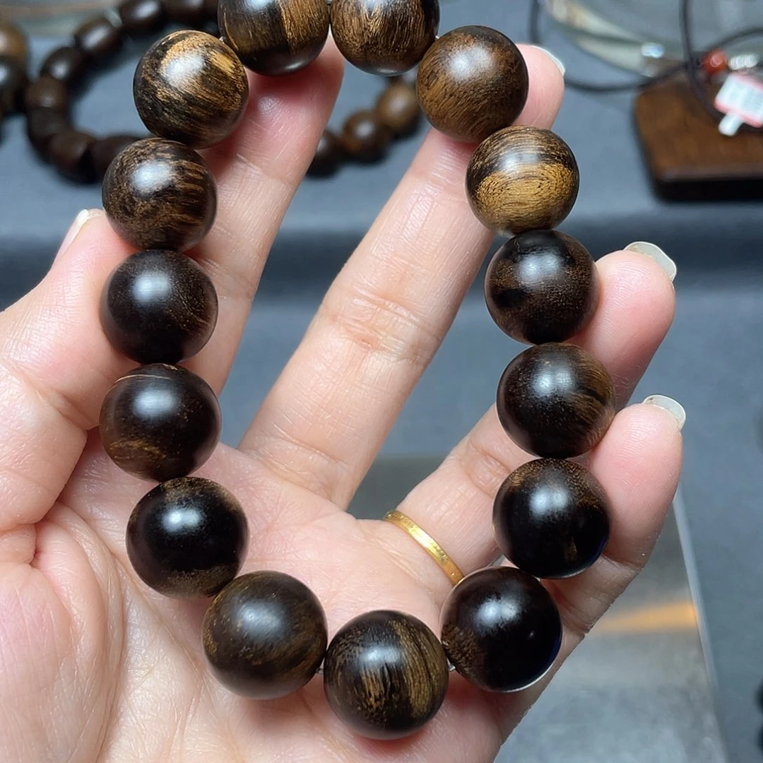 沉香手串白棋瘤疤1.5