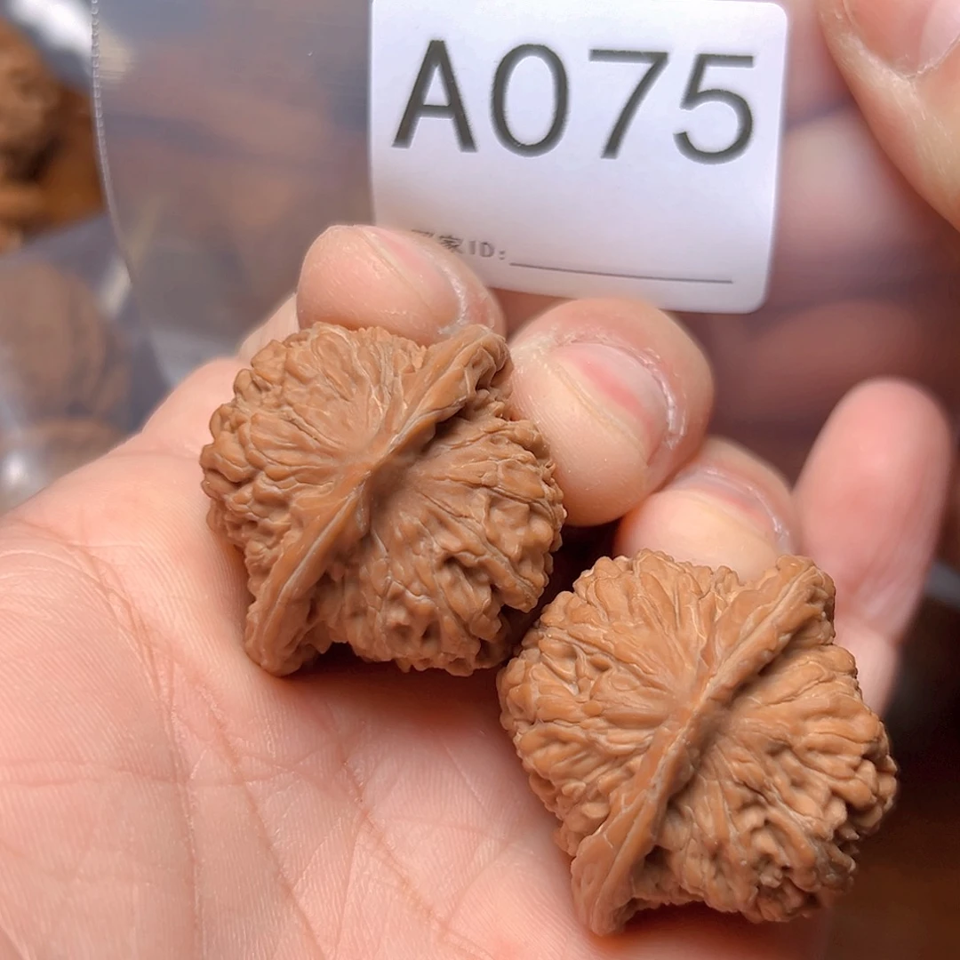 文玩核桃吊坠真**以35➕四座楼