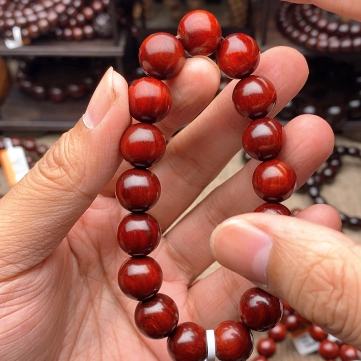 檀香紫檀（小叶紫檀）手串/手链1.2泥料酒红底特价款