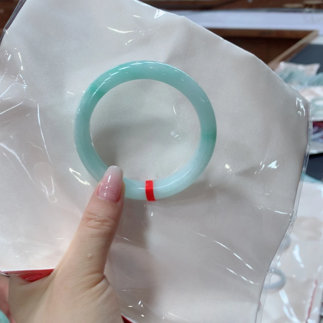 翡翠手镯未镶嵌买断