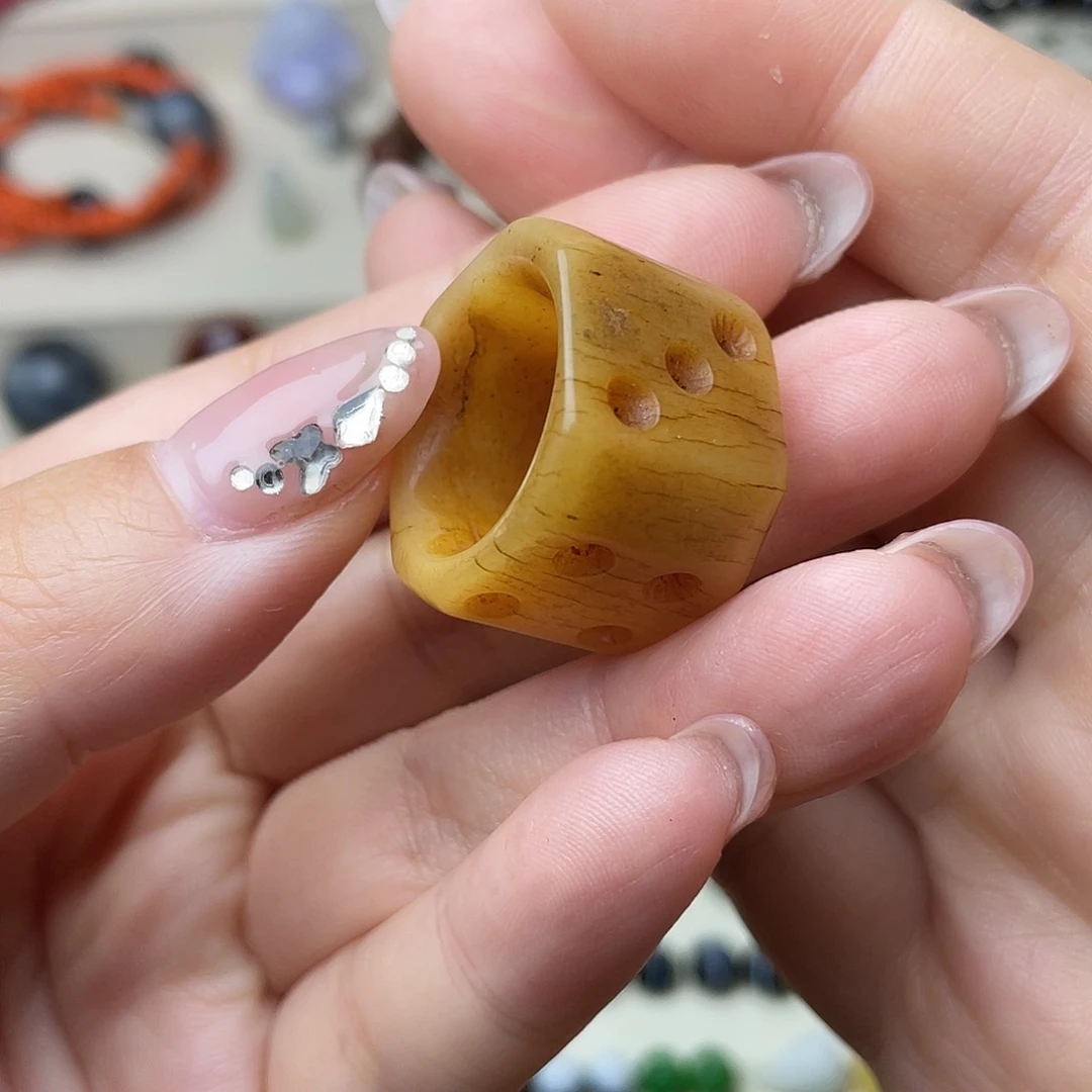 大叶紫檀(黑酸枝木类)